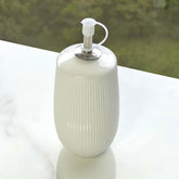 Galheteiro branco com bico dosador
